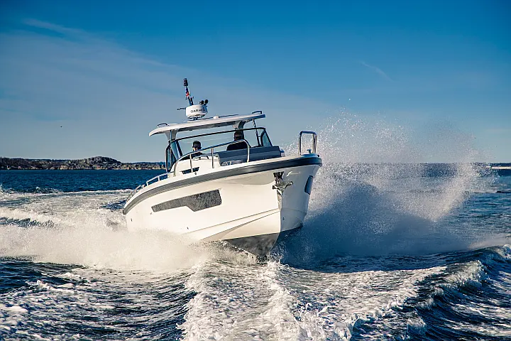 Nimbus Tender T11 - 