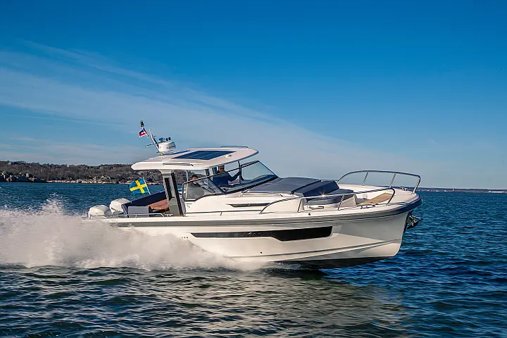 Nimbus Tender T11 - 