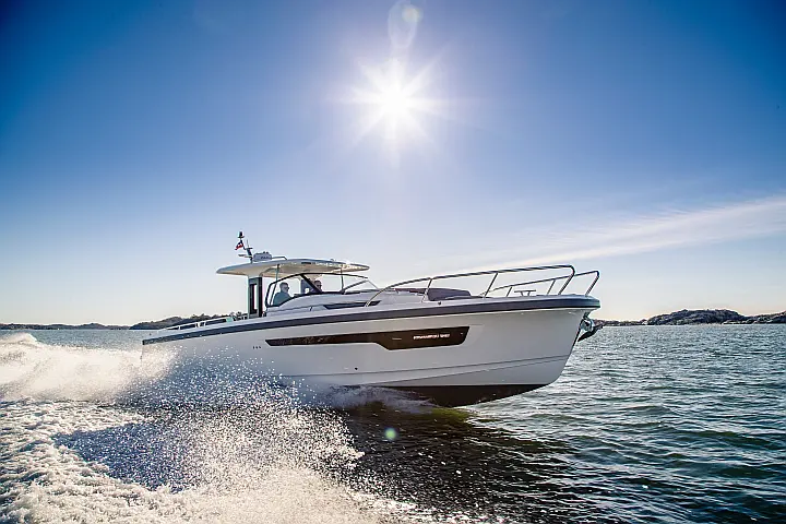 Nimbus Tender T11 - 