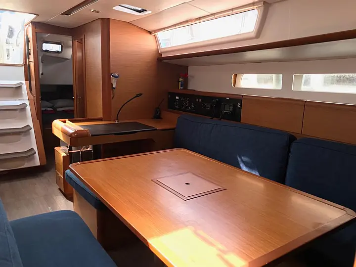 Sun Odyssey 519 - 