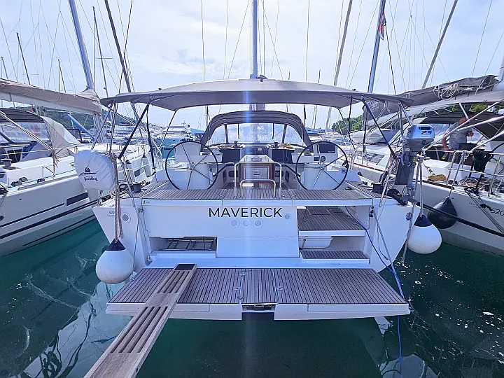 Dufour 520 Grand Large - External image