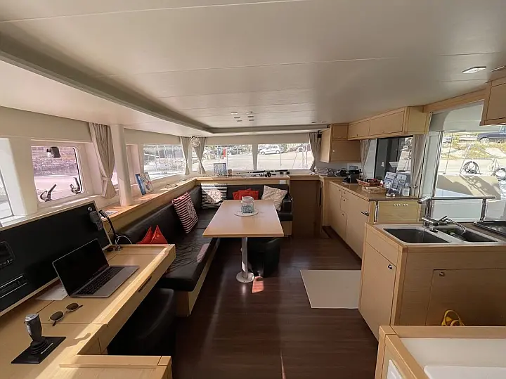 Lagoon 450  Flybridge - 
