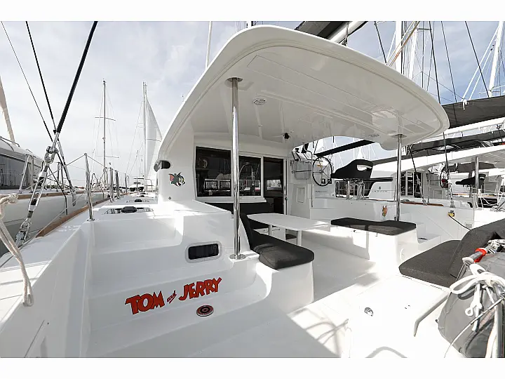 Lagoon 40 - External image