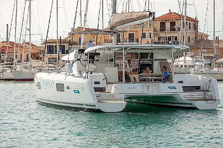 Lagoon 42 - 