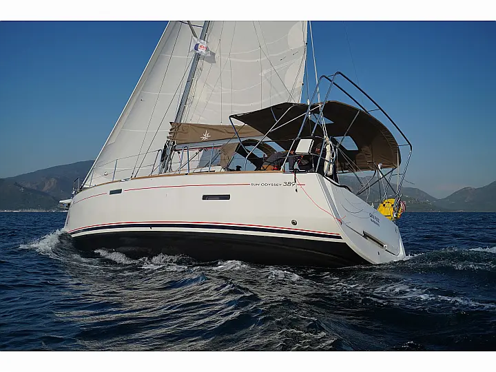 Sun Odyssey 389 - External image