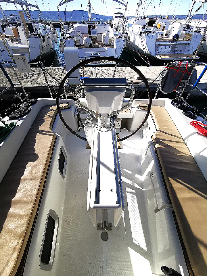 Sun Odyssey 33i - 