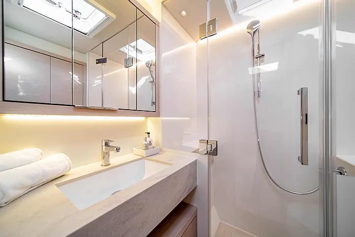 Lagoon 55 (5 cab) - 