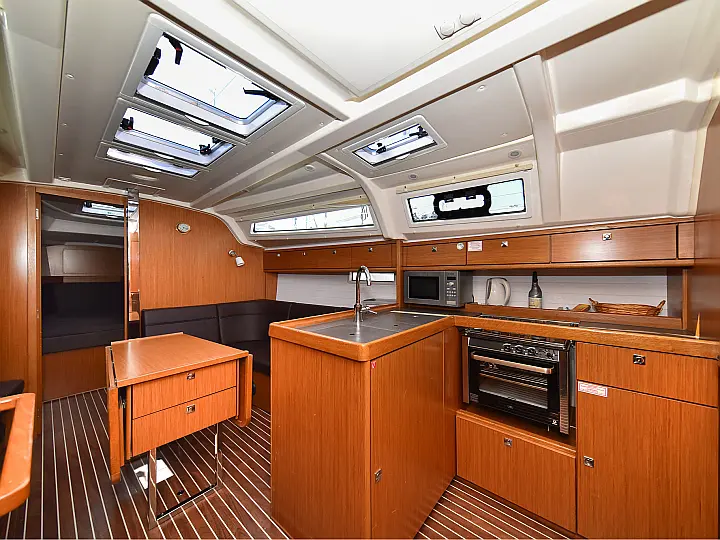 Bavaria 37 - 