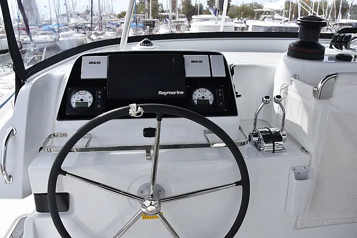 Lagoon 42 (A/C, generator, Watermaker) - 