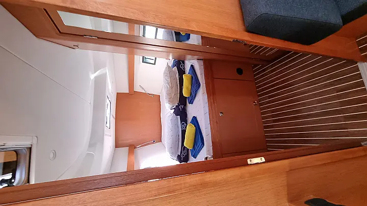 Bavaria C42 - 