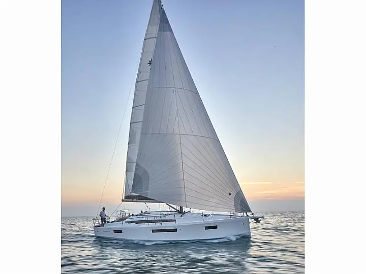 Sun Odyssey 410 - External image