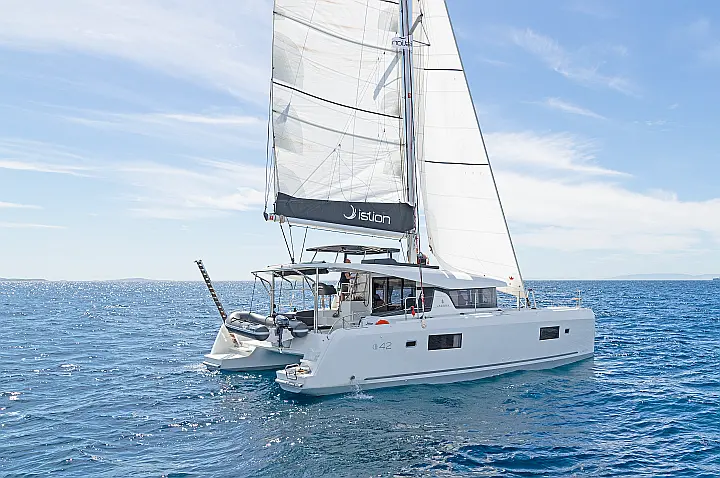 Lagoon 42 A/C & GEN - 