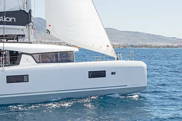 Lagoon 42 A/C & GEN - 