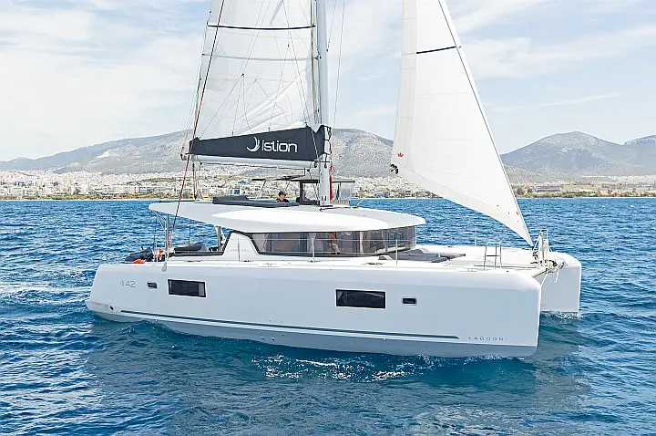 Lagoon 42 A/C & GEN - 