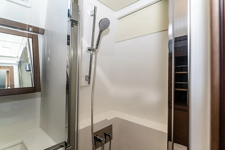 Lagoon 52F (5 cab) - 