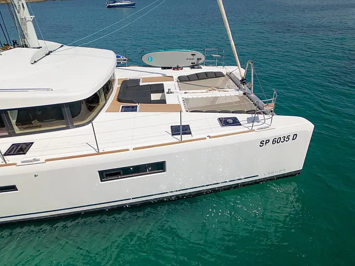 Lagoon 52F (5 cab) - 