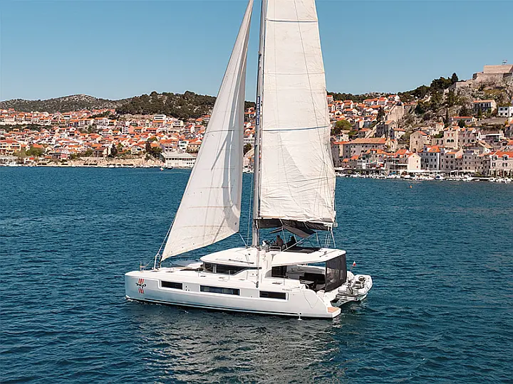 Lagoon 50 - External image