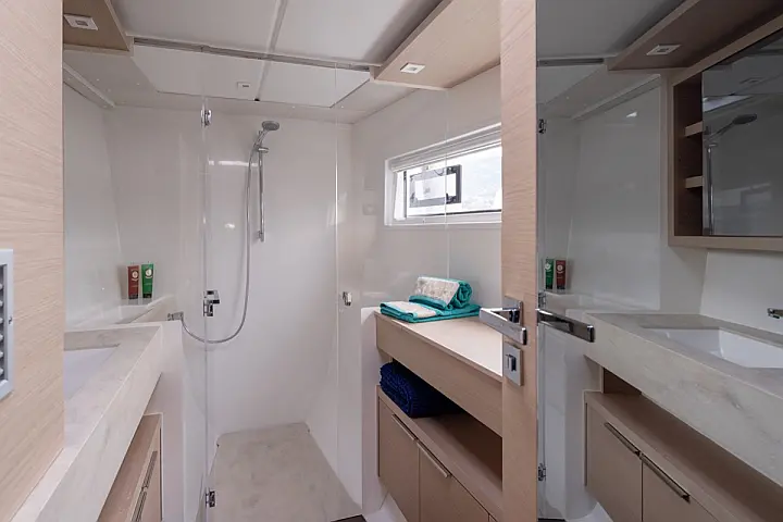 Lagoon 46 (3 CAB) - 
