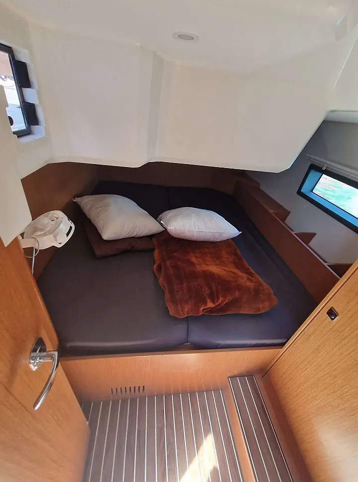 Bavaria C42 - 