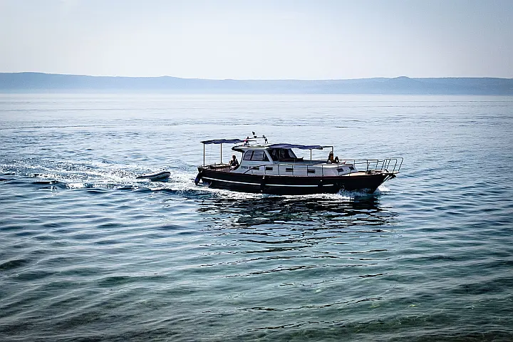 Dalmatian boat - 