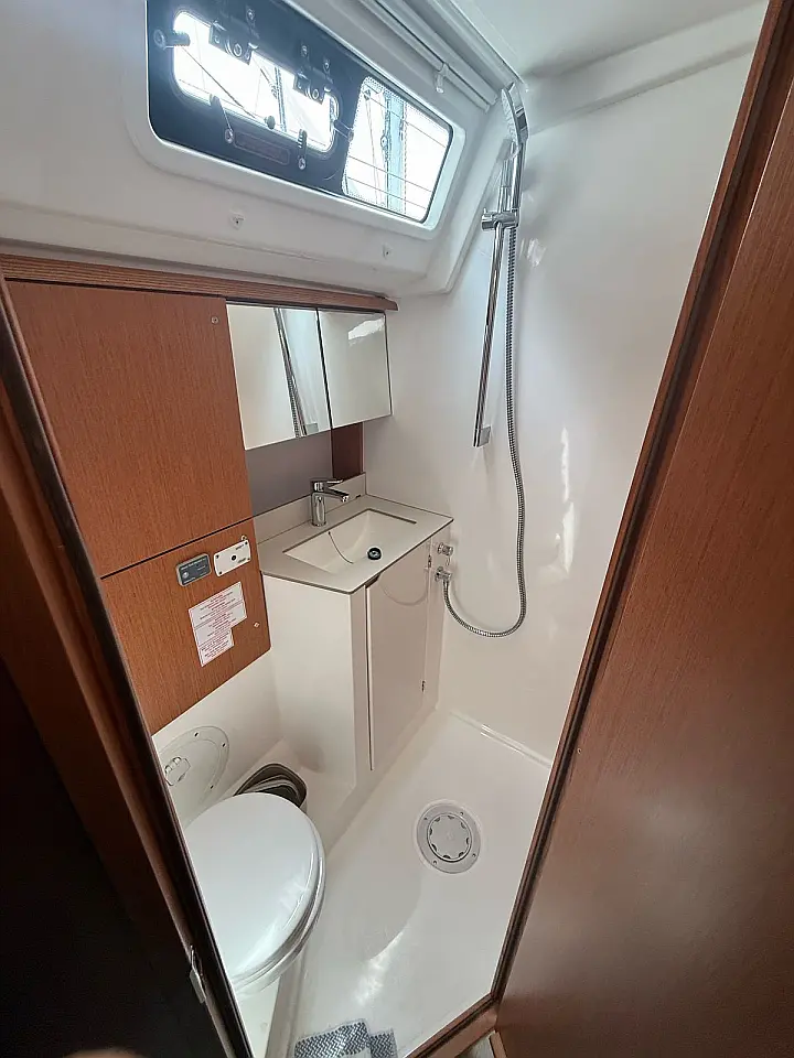 Bavaria C46 - 
