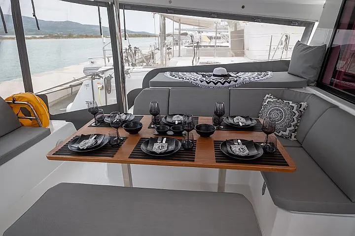 Fountaine Pajot Astréa 42 - 