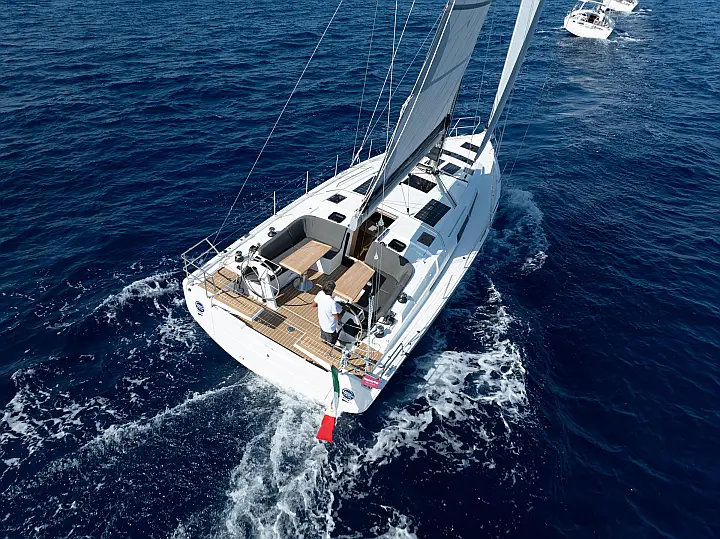 Hanse 410 - External image