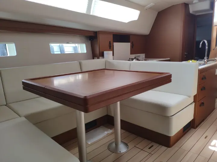Jeanneau 51 - 