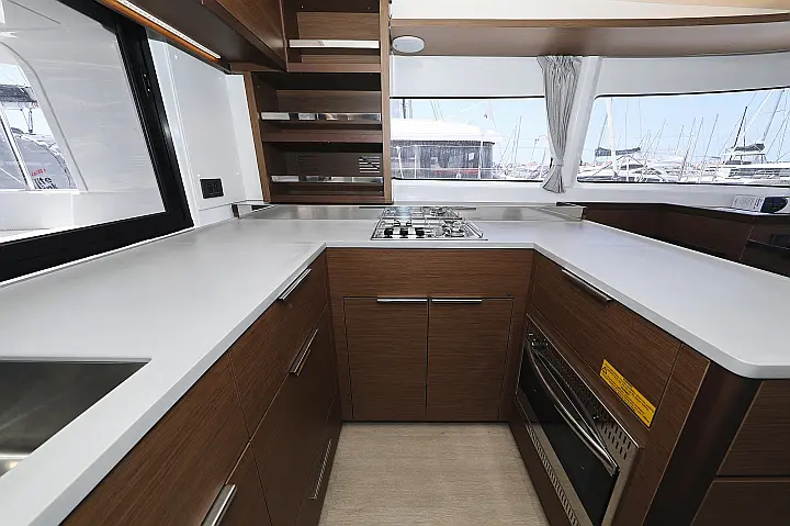 Lagoon 46 - 