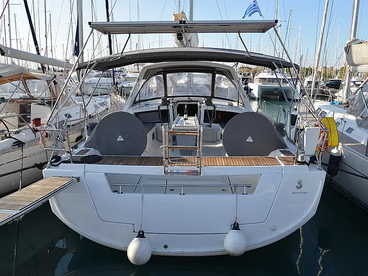 Oceanis 48 - External image