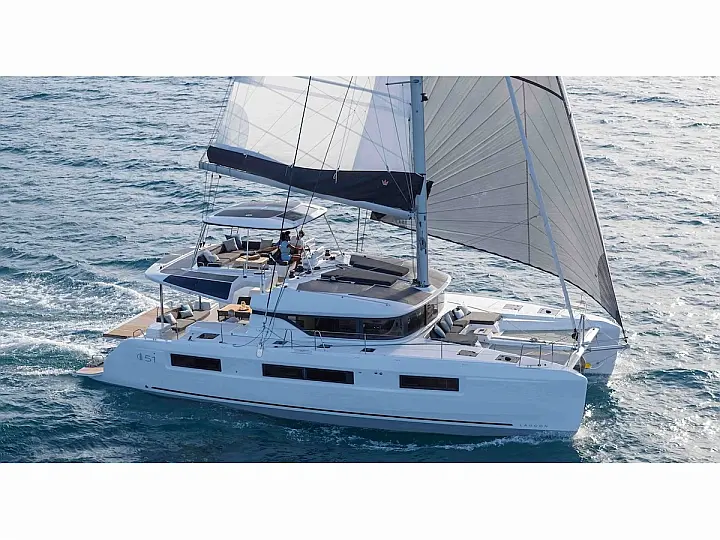 Lagoon 51 - External image
