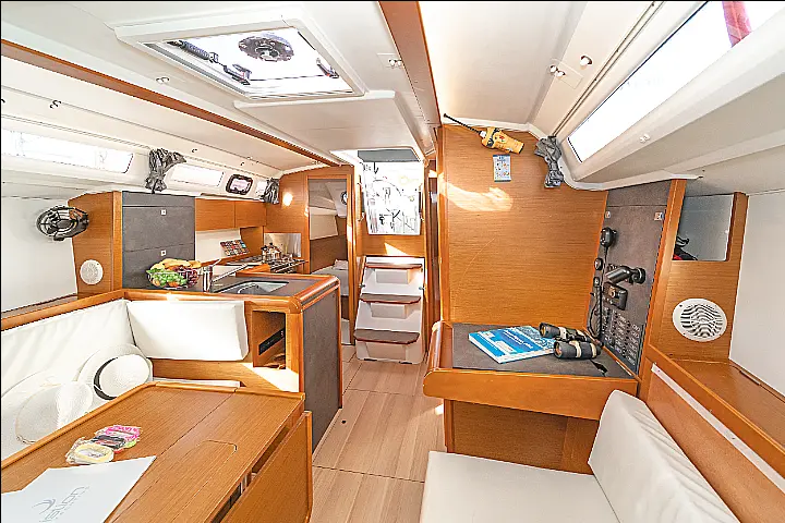 Sun Odyssey 349 - 