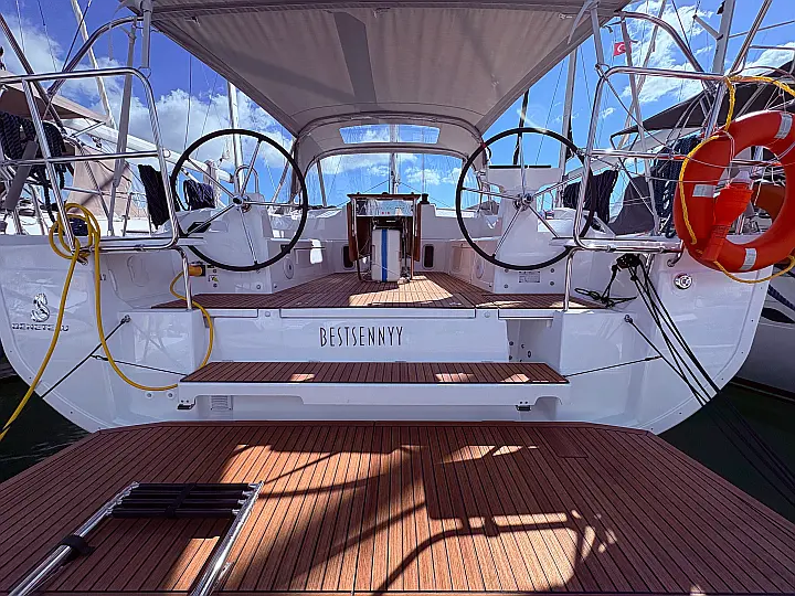 Oceanis 40.1 - External image