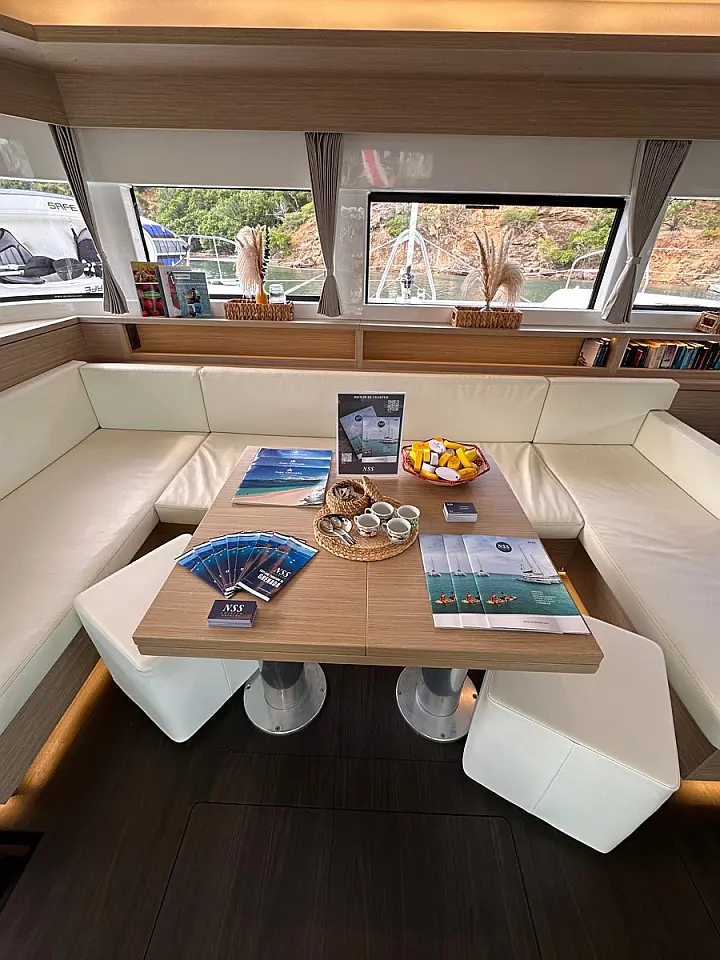 Lagoon 55 (5 cab) - 