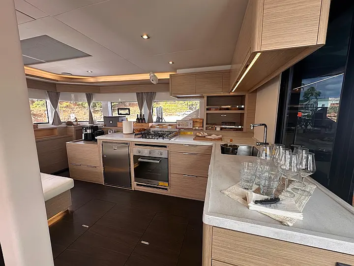 Lagoon 55 (5 cab) - 