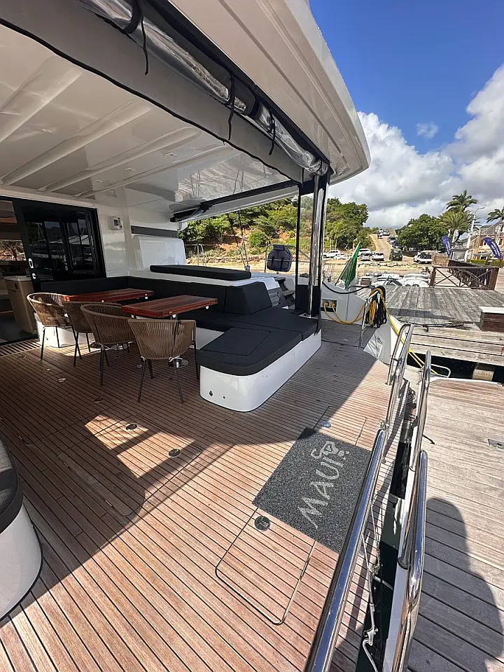 Lagoon 55 (5 cab) - 