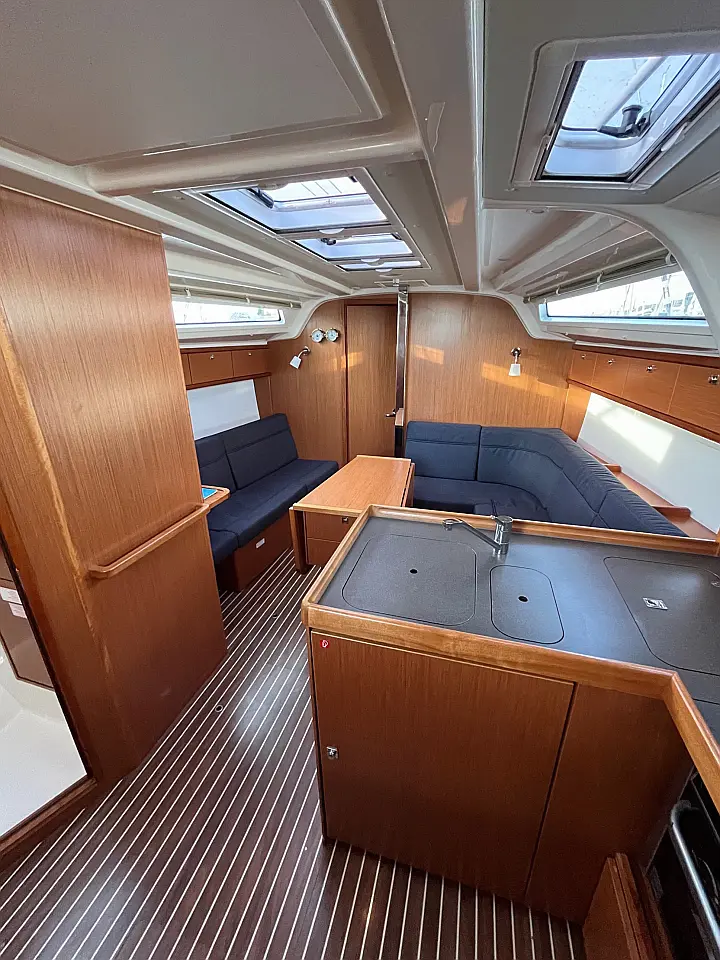 Bavaria Cruiser 37 - 