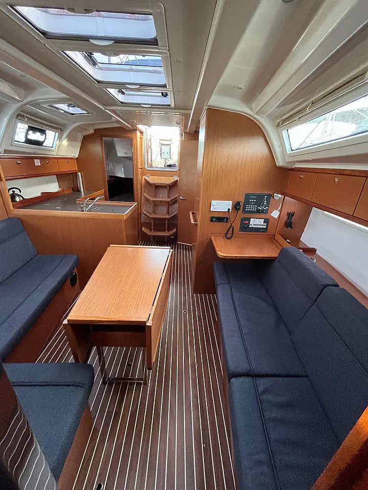 Bavaria Cruiser 37 - 