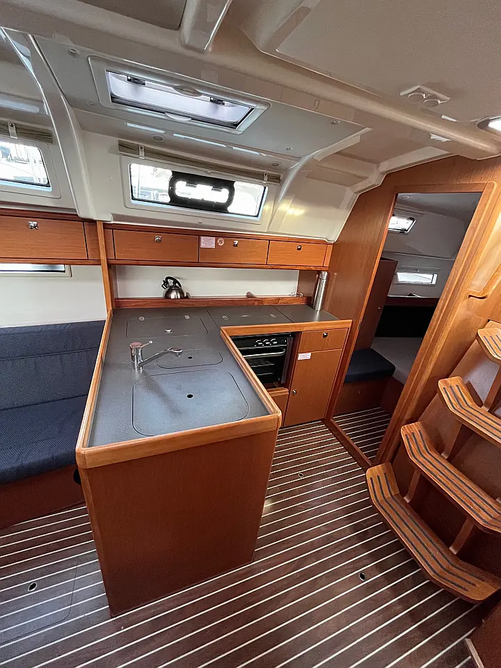 Bavaria Cruiser 37 - 