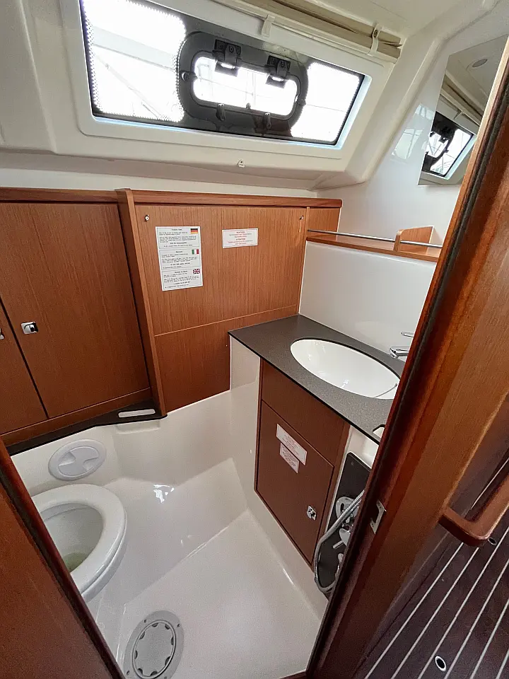 Bavaria Cruiser 37 - 