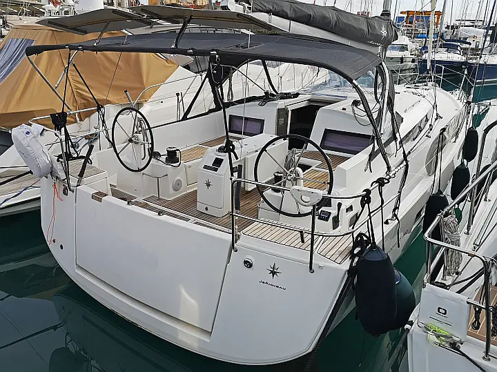 Sun Odyssey 440 - 4 cabine - 2 bagni - External image
