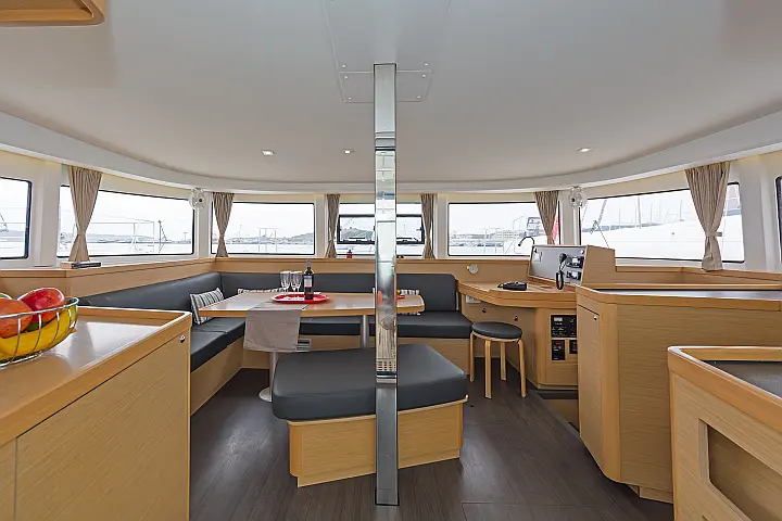 Lagoon 42 A/C & GEN & WM - 