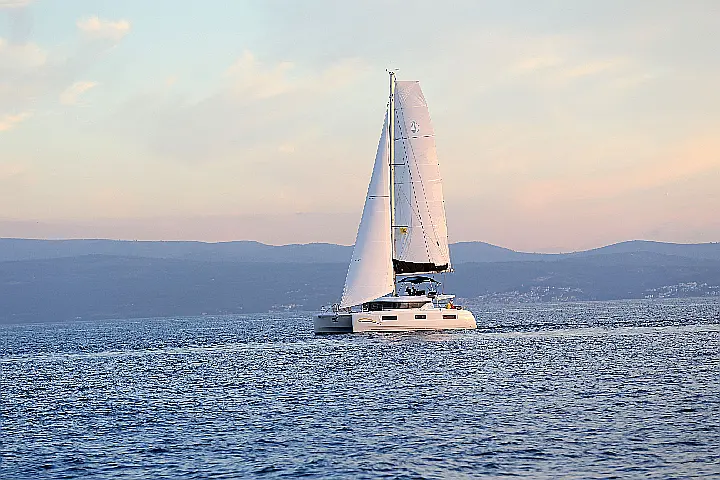 Lagoon 46 Fly - 