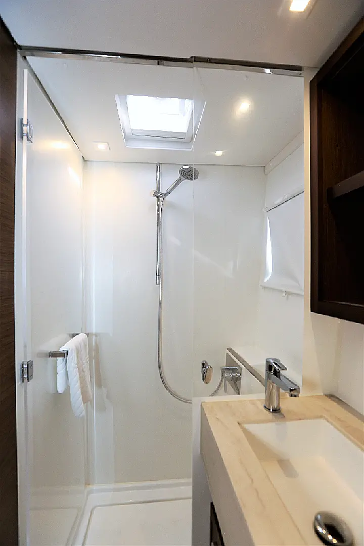 Lagoon 46 Fly - 