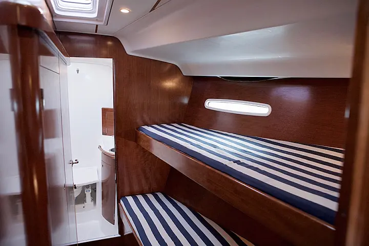 Beneteau First 47.7 - interior