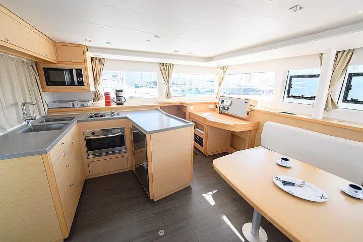 Lagoon 450  Flybridge - 