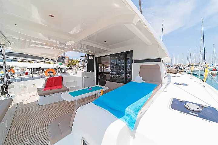 Lagoon 42 A/C & GEN - 