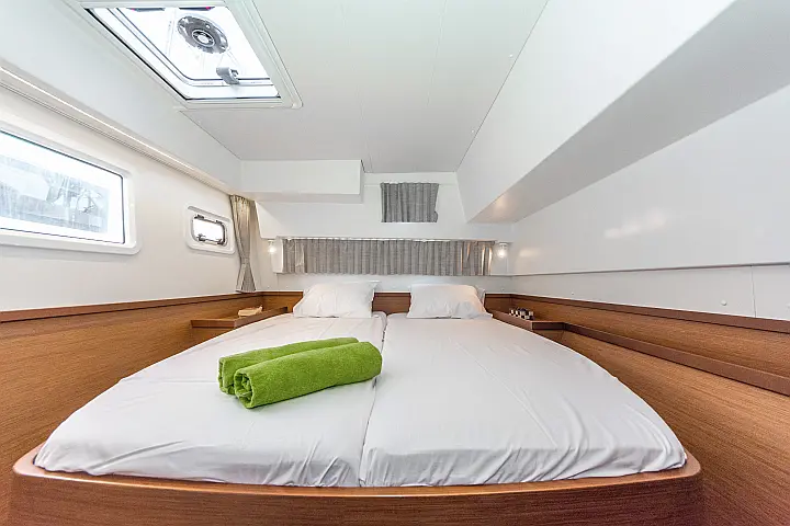 Lagoon 42 A/C & GEN - 