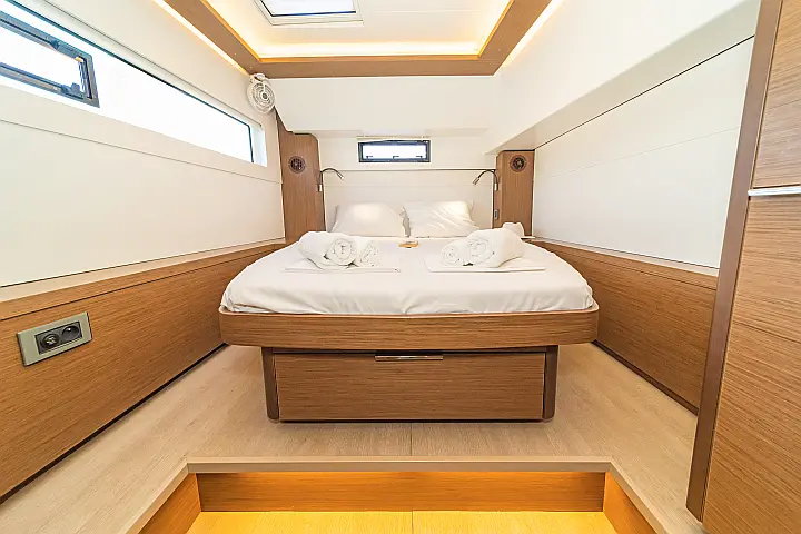 Lagoon 46 A/C & GEN & WM - 