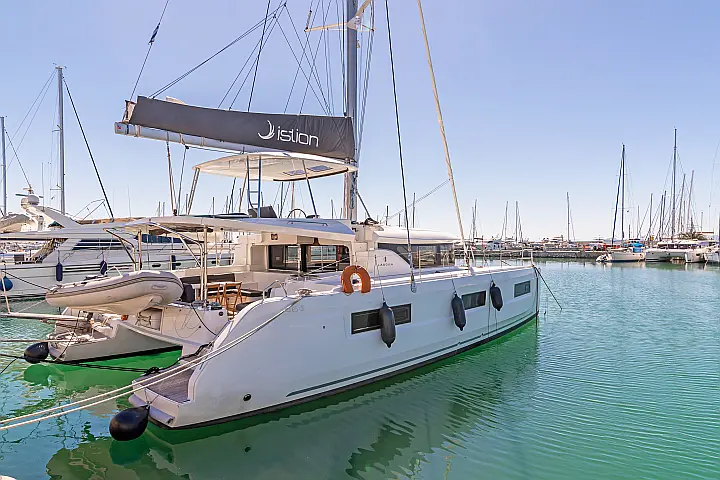 Lagoon 46 A/C & GEN & WM - 